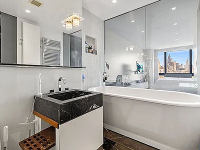 1 Irving Pl APT G19d