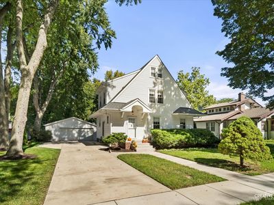 107 E Main St