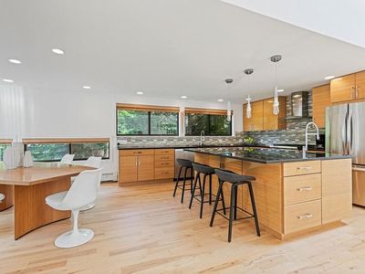 476 Grace Church Street