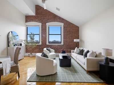 94 Newbury Ave APT 402