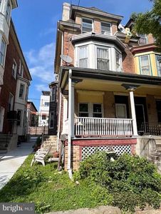 819 S Saint Bernard St