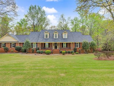 105 Hamilton Dr