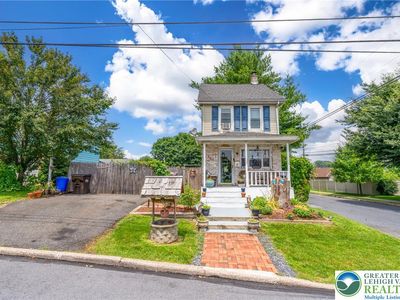 Property at 801 Karoly St, Freemansburg, PA