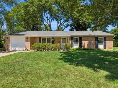 Property at 1436 Arbor Vitae Rd, Deerfield, IL