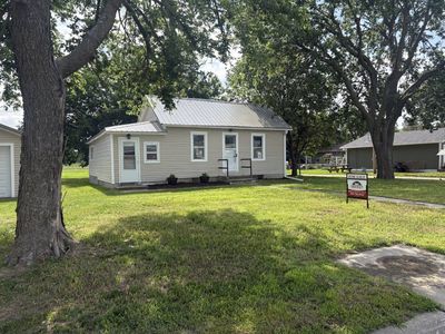 240 N 9th Ave