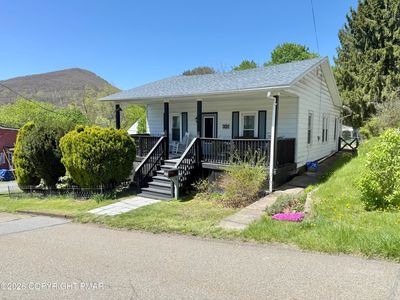 301 Oak St
