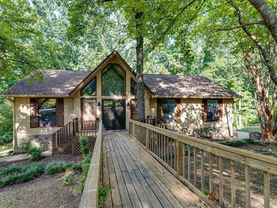 6822 Hampton Wood Cir