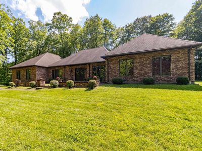 2386 Lakeside Ests