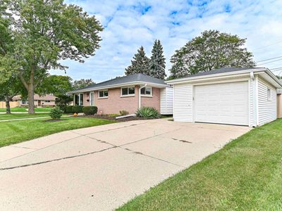 Property at N89W15378 Cleveland Ave, Menomonee Falls, WI
