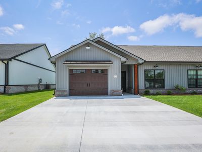 809 Violet Ct