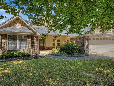 203 W Windsor Dr