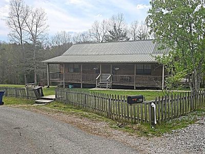 576 Laxton Rd