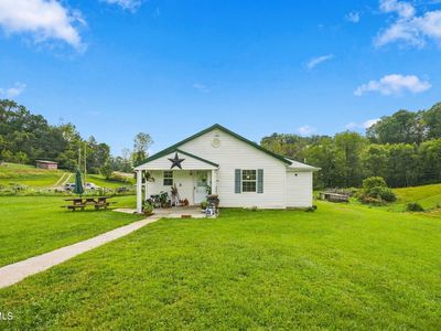 22358 Apache Ln