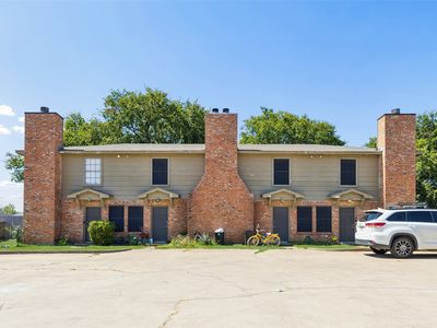 221 Cambridge Dr