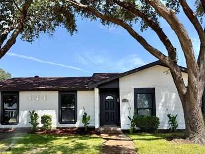 1810 Sandra Ln