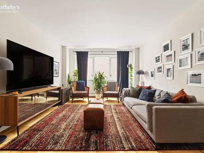 20 E 68th St APT 7G