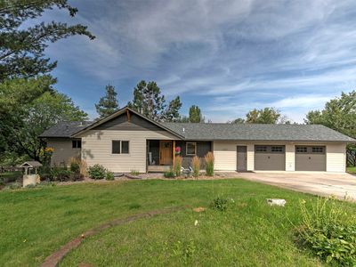 6225 Saint Thomas Dr