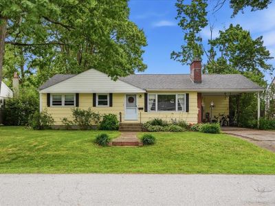 17 Rotunda Avenue