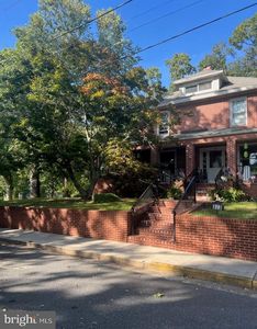 323 New York Ave