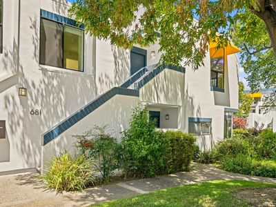 681 Portofino Ln
