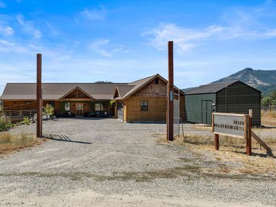 79165 Valley View Dr