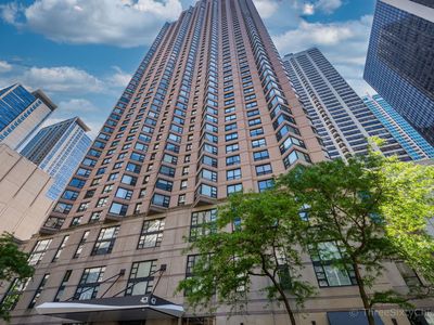 401 E Ontario St APT 406