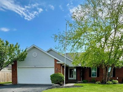 Property at 804 Hunters Creek Dr, Findlay, OH