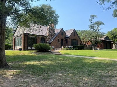 1901 La Mesa Dr
