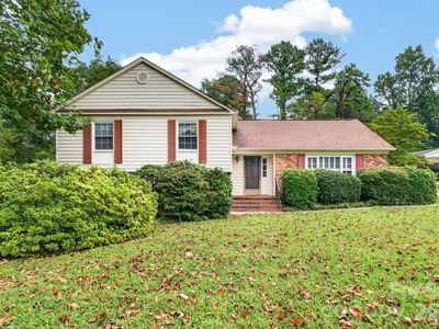 2124 Poinsett Dr