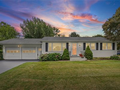 364 Lake Meadow Dr
