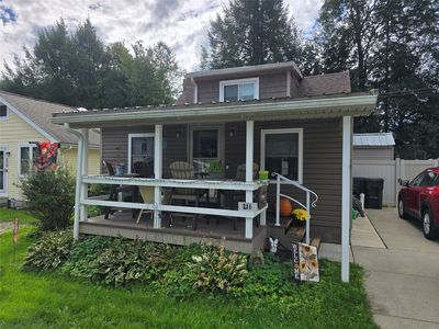 211 Maple St