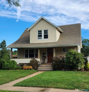 27 Cottage Street