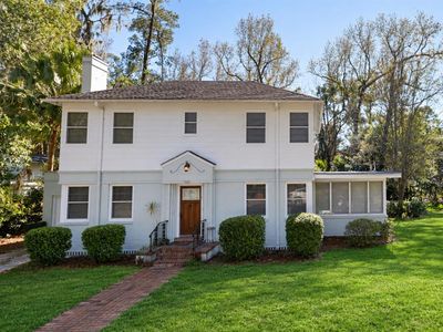2721 SW 3RD PLACE