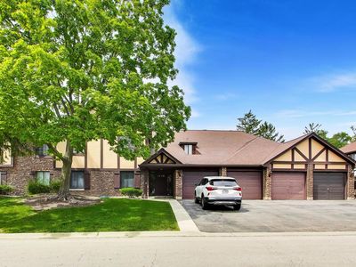Property at 1720 Lakecliffe Dr APT A, Wheaton, IL