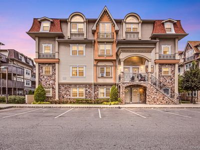 16 Elm Street #301