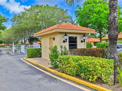 4465 Nutmeg Tree Ln APT B