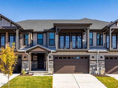 6028 N Fairview Dr