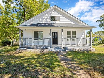 8101 Ellerton Ave