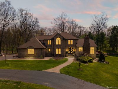 561 Valley Dr