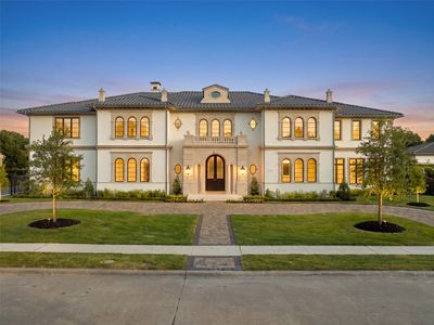 402 Lakeway Dr