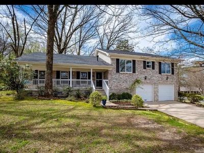 2 Highwood Dr