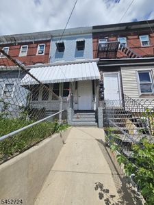 302 Pennington Ave