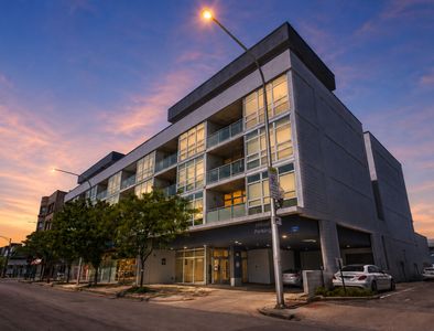 1610 W Fullerton Ave Unit 406