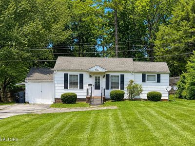 227 Doughty Dr