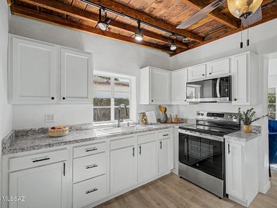 328 W 38th St