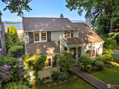 1702 Lake Washington Boulevard