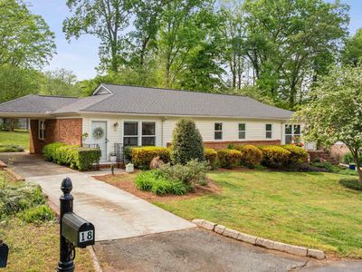 18 Twelve Oaks Ter