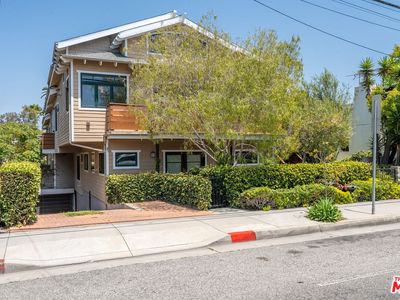 2411 4th St APT 2