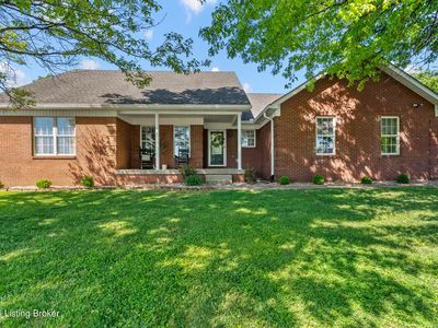 102 Lakeshore Dr