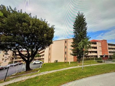 1501 NE 191st St APT C108